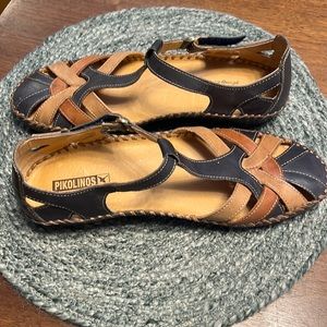 PIKOLINOS sandals size 9.  Blue/brown. Like new